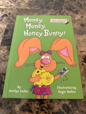 Money, Money, Honey Bunny! (Bright & Early Books) by Marilyn Sadler and Roger Bo